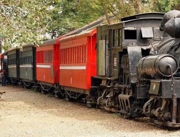 （機車、電車、客車、貨車）制造、修理業